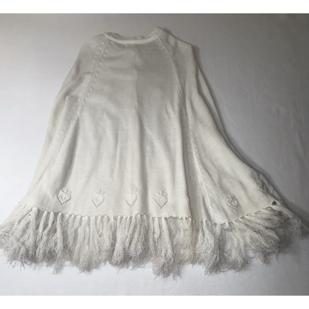 Ladies Glamour Knit Poncho Cape Wrap With Fringe 1960's Vintage Rare White